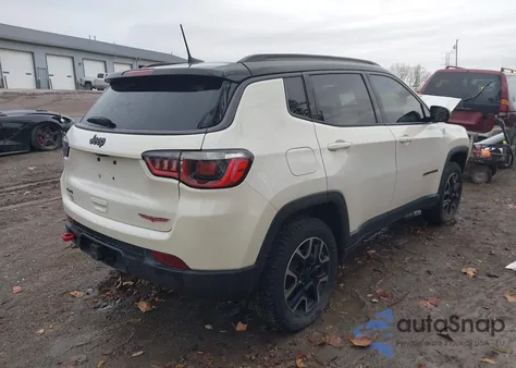 2018 Jeep Compass Trailhawk 4X4 from USA, damaged, VIN 3C4NJDDB1JT485307